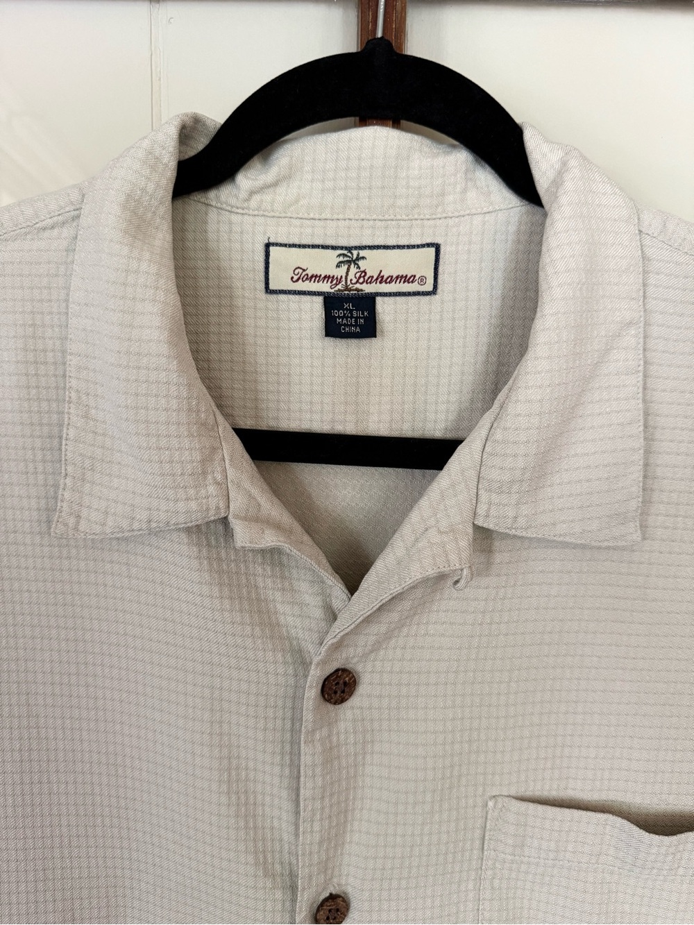 Tommy Bahama Camp Shirt Relaxed Fit Beige Cream 100% Silk Button Down Shirt - XL - Picture 3 of 9